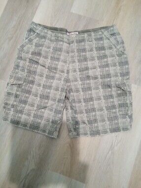 Ron Jon Men's Size 36 Hybrid Plaid Shorts. Cream & Black. Casual Everyday Wear
